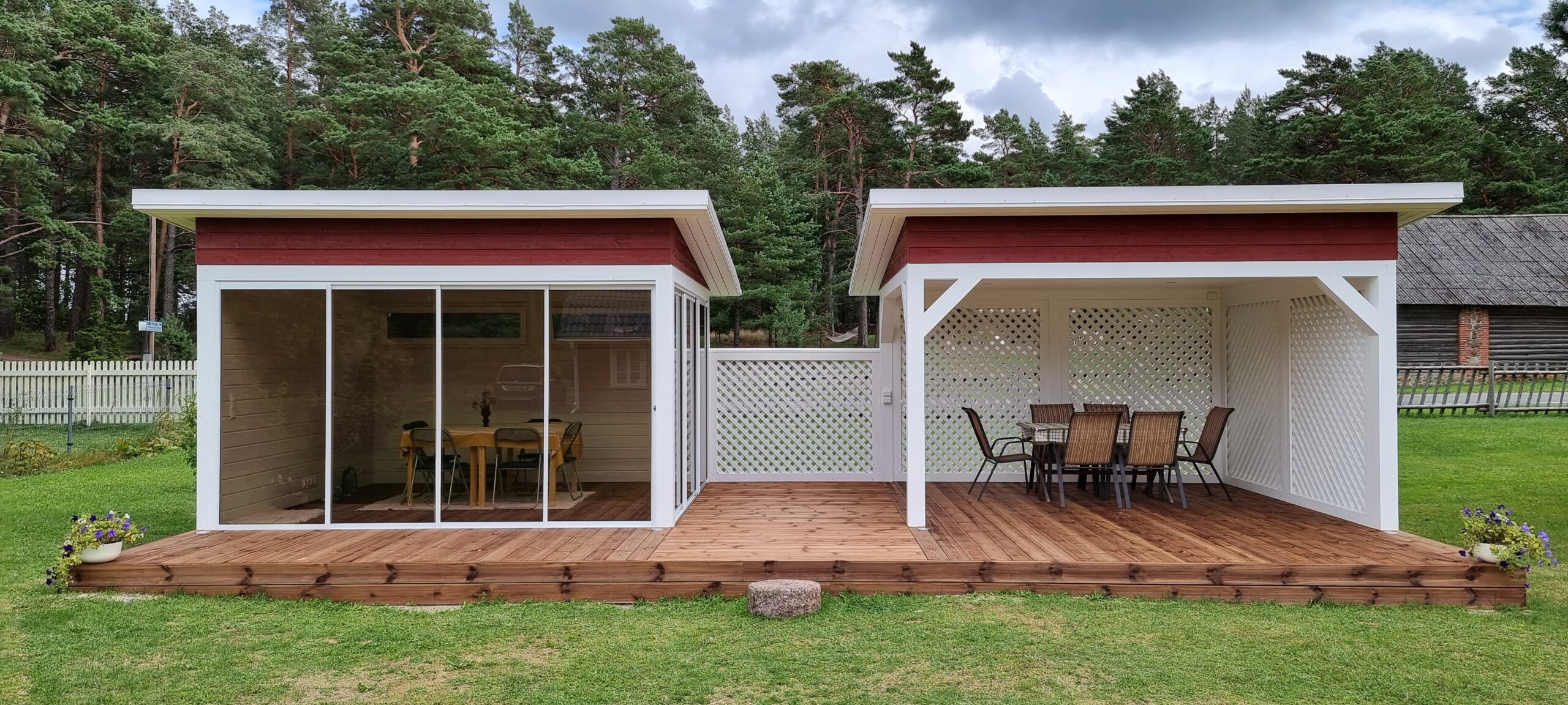 Garden house with terrace